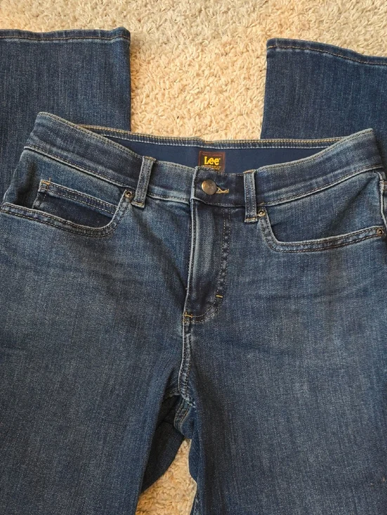 Lee Women's Dark Blue Jeans Elastic Lined Waist Size 8 Short - Picture 2 of 5